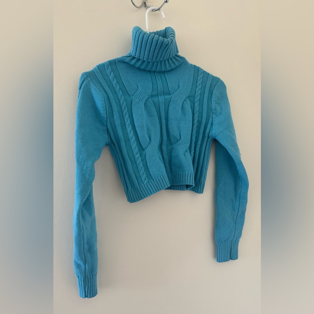 Small Blue cropped sweater